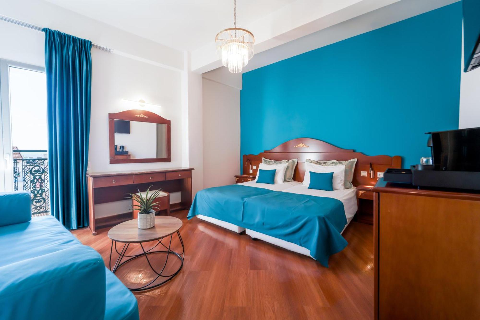 Deluxe Room,1653543894:JPEG